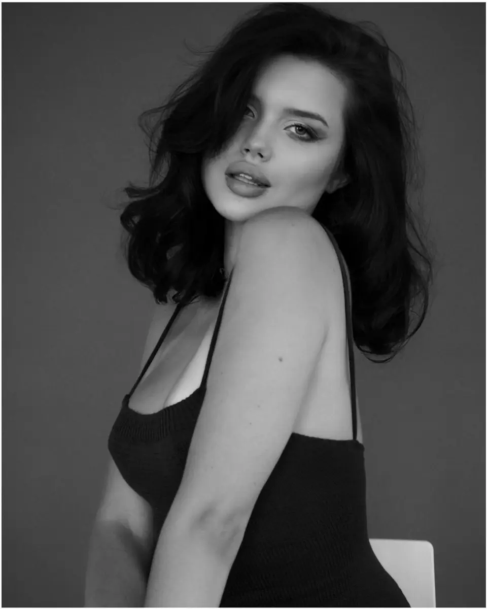Scarlett escort in Dubai